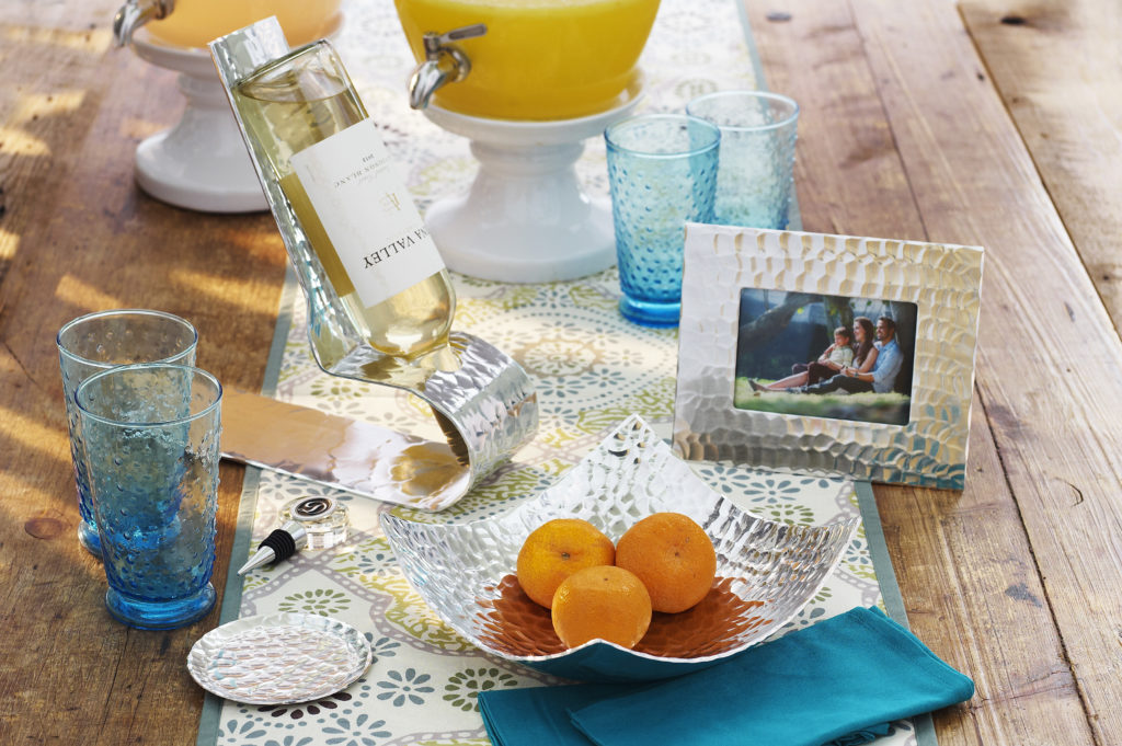 Aluminum giftware in waterfall pattern